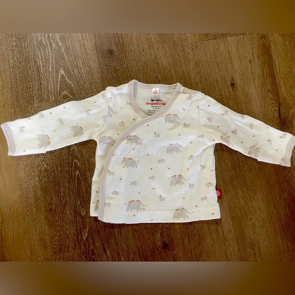 Magnetic Me Newborn Outfit - Picture 2 of 5